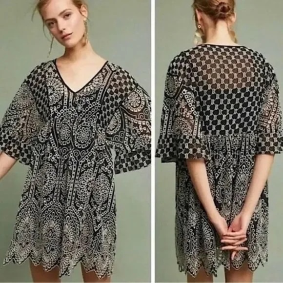 AKEMI + KIN ANTHRPOLOGIE Black White Floral Eyelet Embroidered Mini Dress Size 6 - Picture 1 of 12